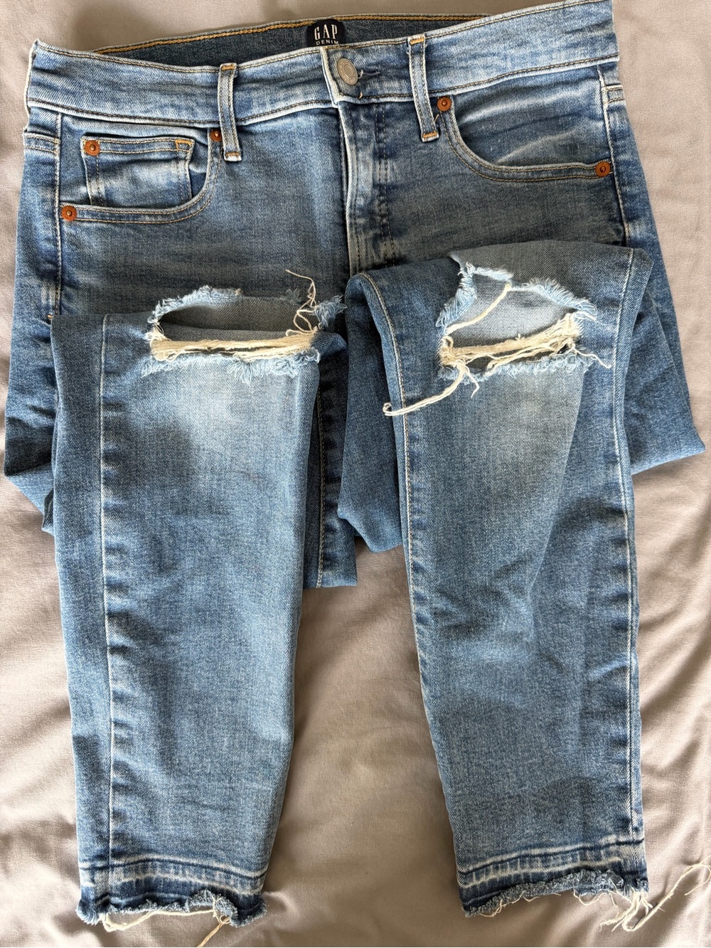 GAP Women’s Light Blue Ripped True Skinny Jeans
